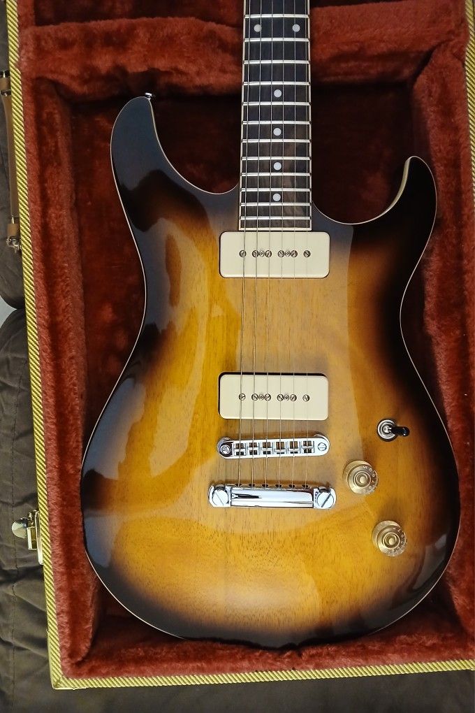 G&L Ascari GT-90 guitar.