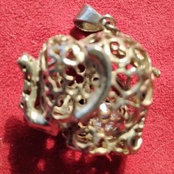 925.Silver Filigree Elephant with Diamond Inside Pendant 6.1 Grams 