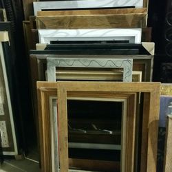 Frames, marcos , 5 , 10, 15  dollars  each. A lot to choose.  Marcos de diferentes tamañoa.
5403 nw 74 ave. 33166.