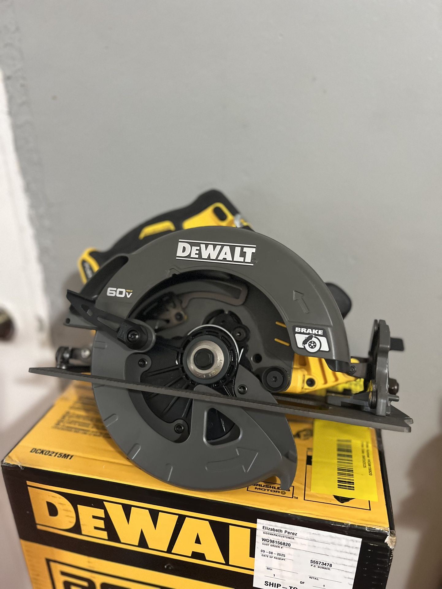 DEWALT FLEXVOLT 60V MAX Cordless Brushless 7-1/4 in. Circular Saw with Brake (Tool Only)