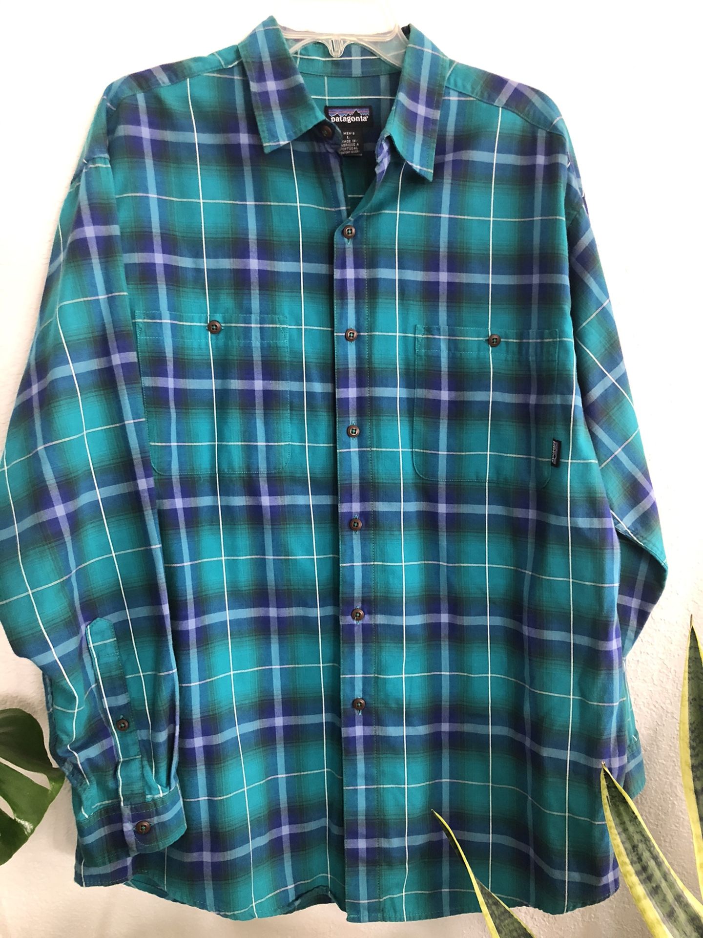 Men’s Patagonia shirt