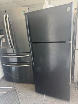 GE Black Apartment Size Refrigerator
