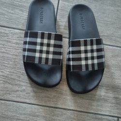 Burberry Sz 42/9