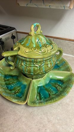 Soup serving bowl
