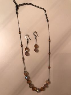 Women’s necklace and earrings set