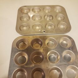 Minny Muffin  or Cupcake Pans 