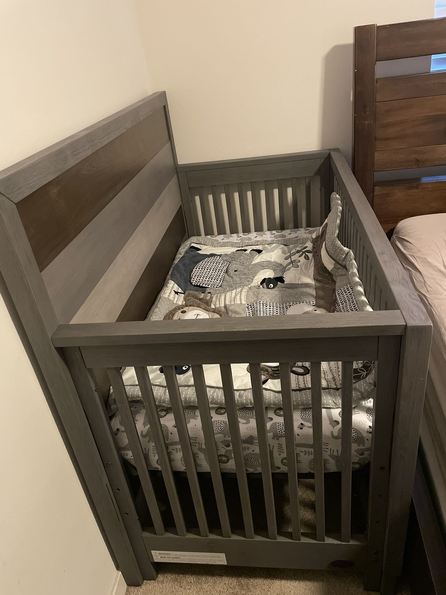 Soho baby convertible 4-in-1 convertible crib