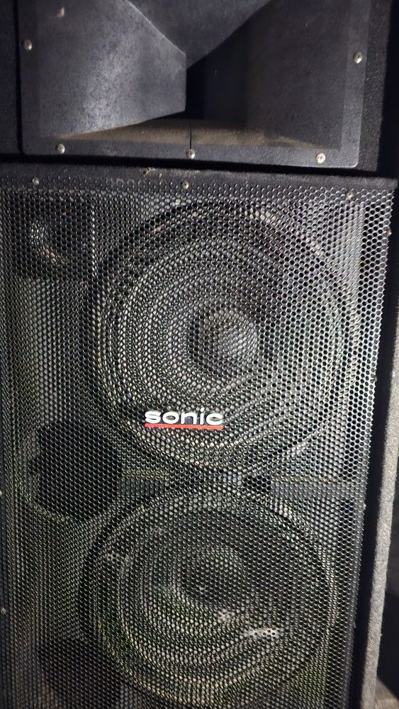 Concert party Dj speakers and equipment