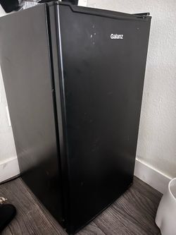 Mini fridge
