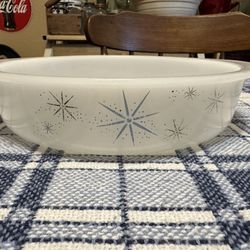Vintage  Glassbake  Milk glass Casserole / Cake Pan / Baking  Dish