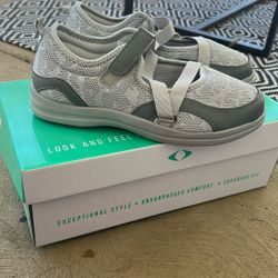 APEX WOMEN'S MARY JANE SHOE