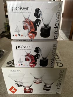 Eight poker themed 4 oz cordial/vodka glasses and Four poker themed 8.5 oz martini glasses (circleware)