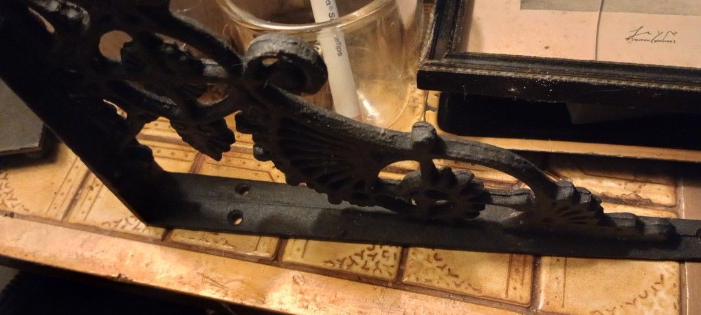 SHELF BRACKETS, Rusty Salvage Design Aged-look Decorative Shelf Brackets,