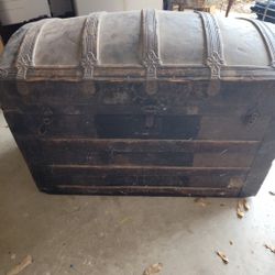 Old Humpback Steamer Trunk For Restoration 