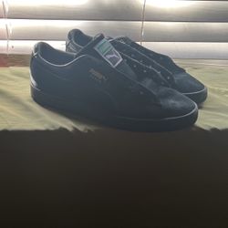 black puma suedes