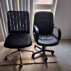 Desk Chairs Read For Prices NE Philly 19114 Still Available  No Delivery Welsh Rd At Dewees St 