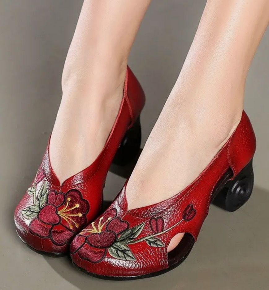 Women’s Red Leather Embroidery Vintage Pumps