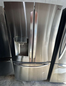 Deal: LG 3‑Door Stainless Fridge w/ Dispenser – Clean & Ready