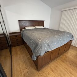 Beautiful King Platform Bed frame + Mattress + Nightstand