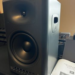 JBL LSR 4328p
