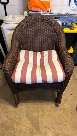 2 whicker patio chairs