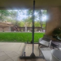 Pull up bar/ squat rack