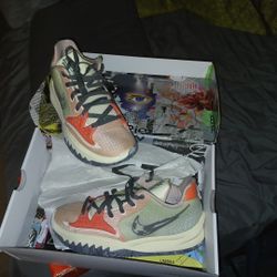 Kyrie Low 4s