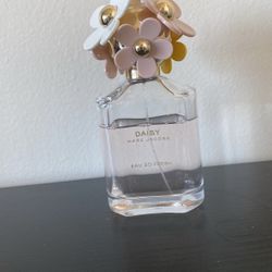 Marc Jacobs Daisy Eau So Fresh Perfume