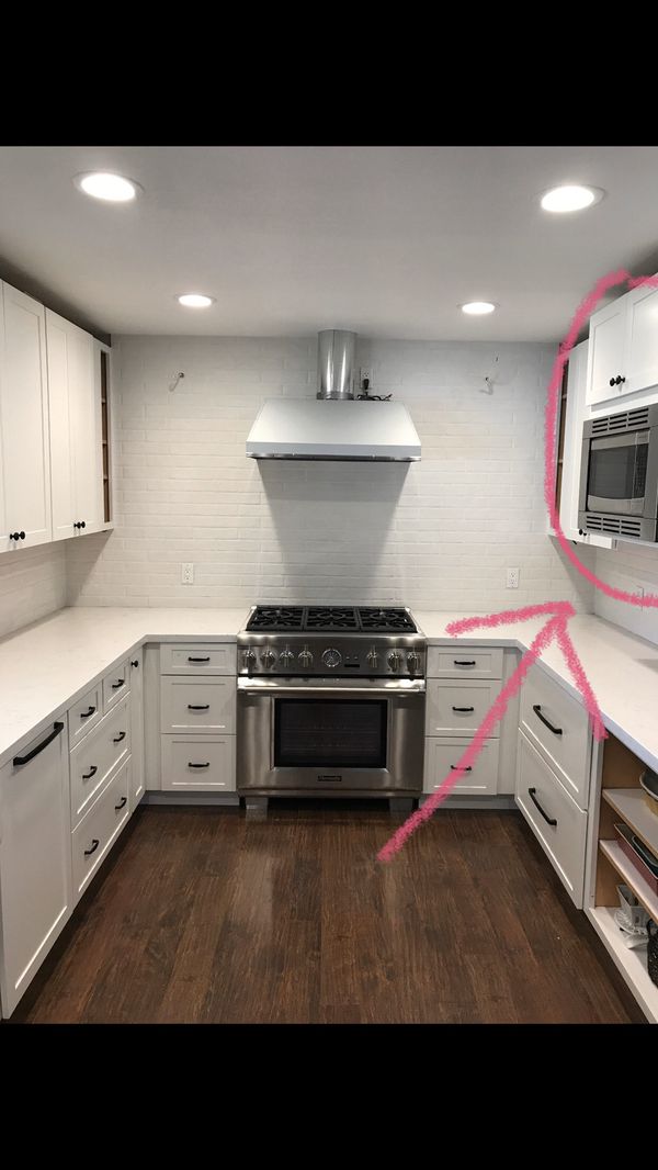 White shaker kitchen cabinet -micro and trim kit included for Sale in Riverside, CA - OfferUp