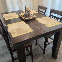 Dining Room Table 