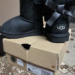 Girl Uggs 