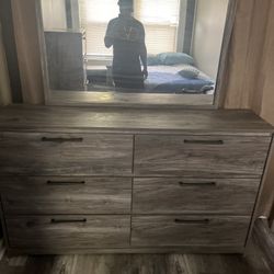 Dresser Set