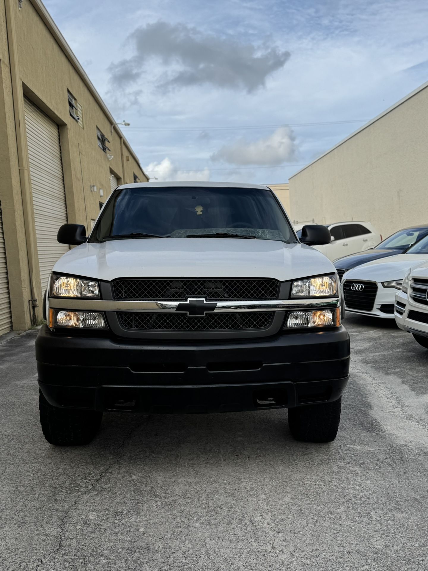 2004 Chevy Silverado 2500HD – 6.0L Vortec – Runs Great