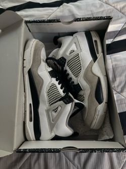 Jordan 4 authentic
