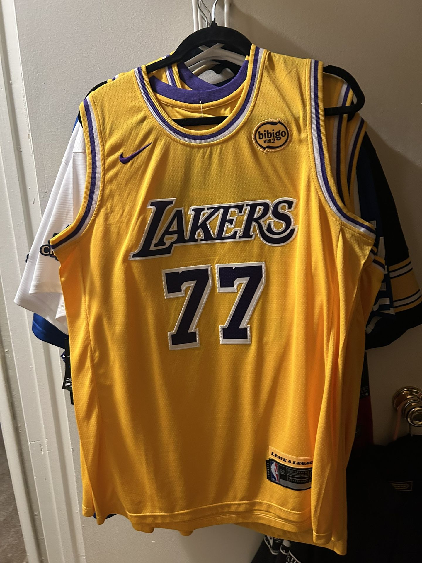 Los Angeles Lakers Luca jersey