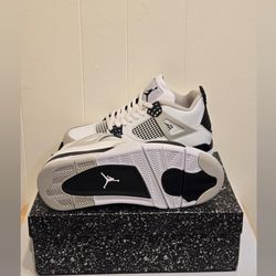 Jordan 4 Millitary Black Size 11 