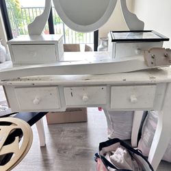Makeup Table/Vanity