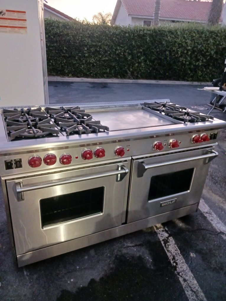 Wolf 60" Gas Range 