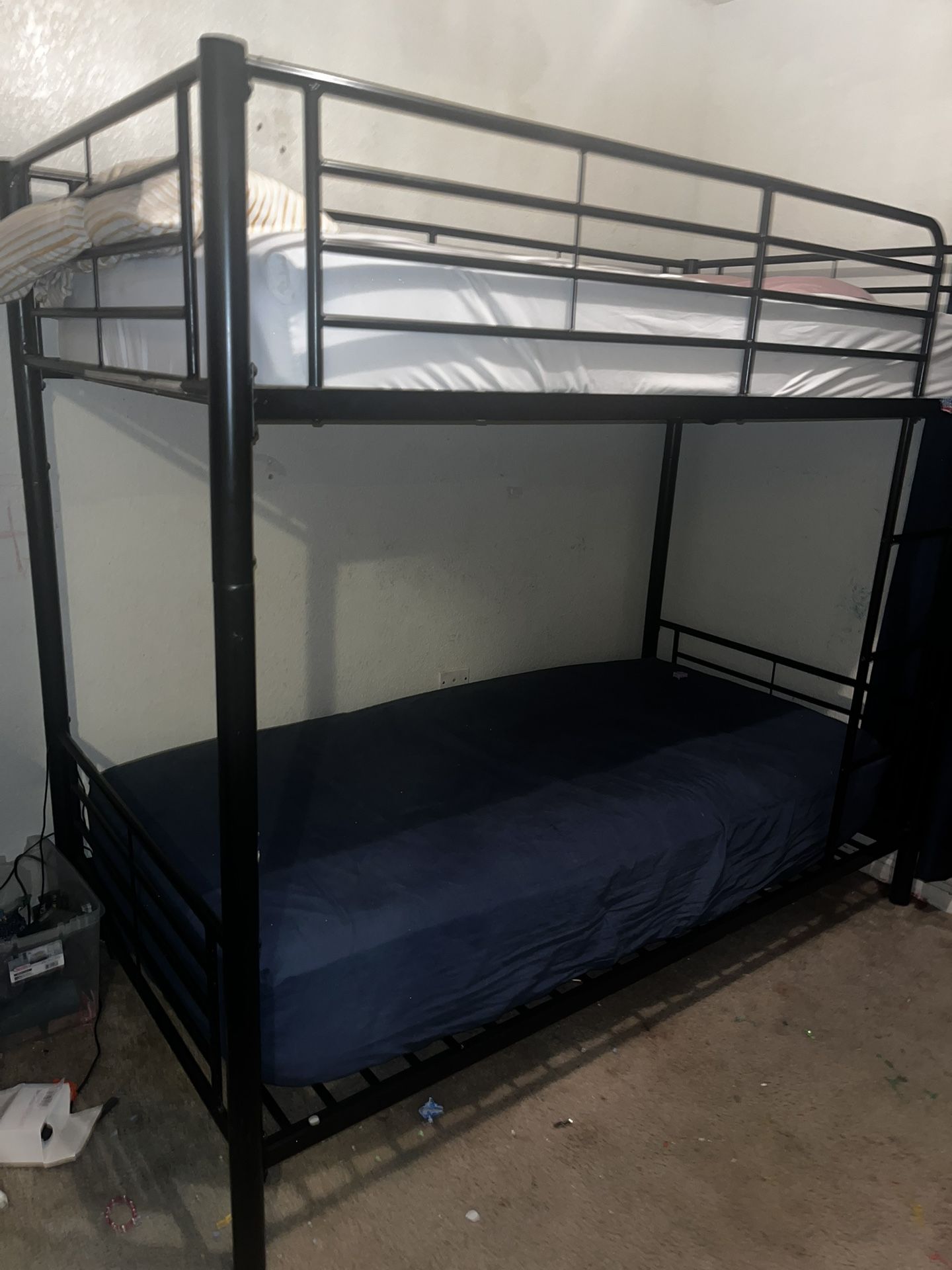 Twin metal Bunk Beds