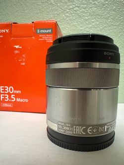 Sony 30mm Macro sel30m35