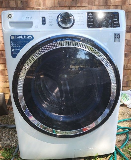 2020 GE Front Load Washer. Excellent Shape. Stops Mid-cycle. Must Pick Up