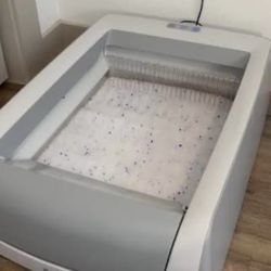 PetSafe ScoopFree Automatic Self Cleaning Cat Litter Box - Includes Disposable Tray with Crystal Litter