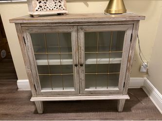 Cabinet / dresser
