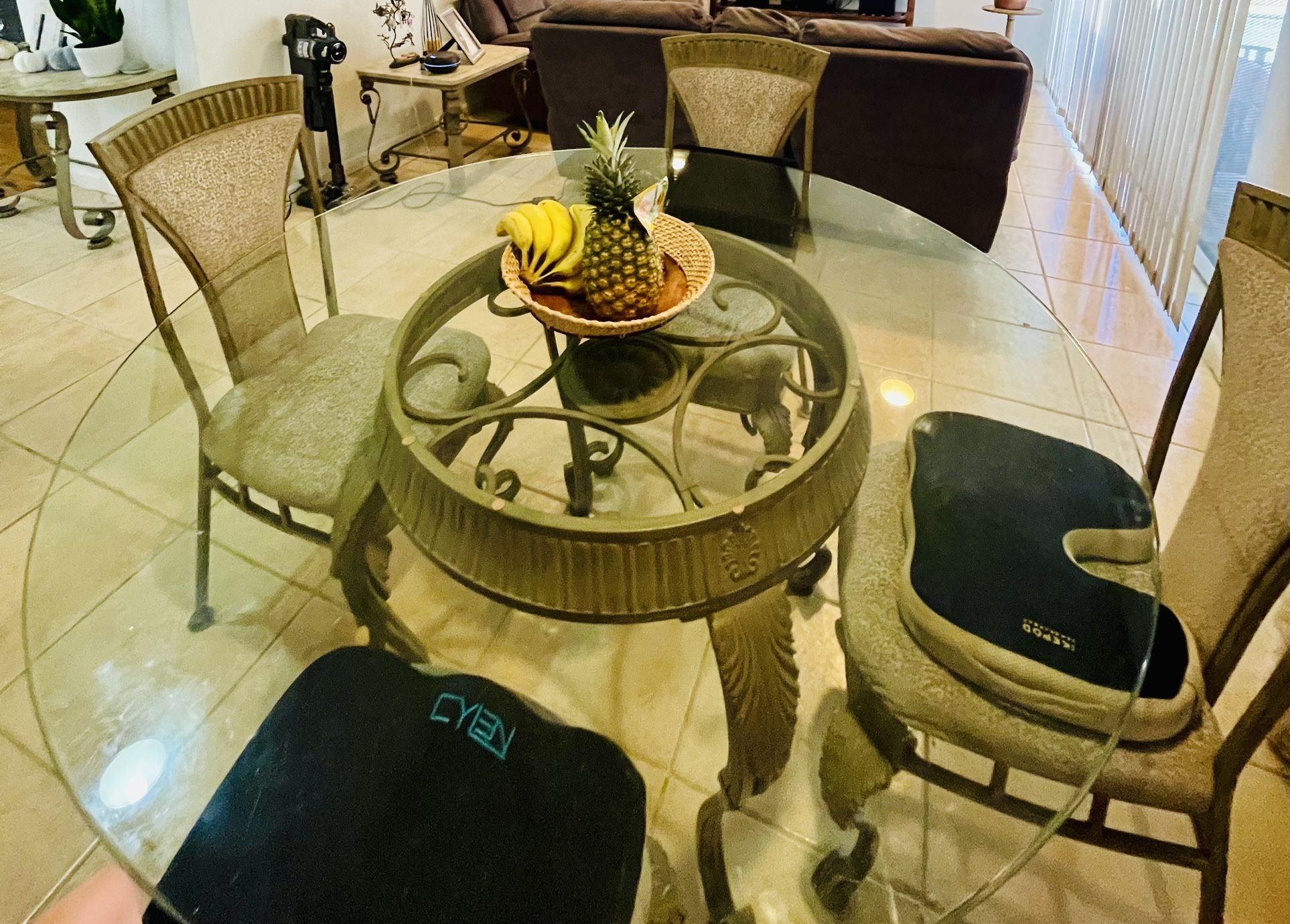 Dining Room Set With Round Glass Table & 2 Tailored Chairs And 4 Steel Legs Chairs display picture 1