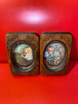 2 vintage pictures in wooden frames