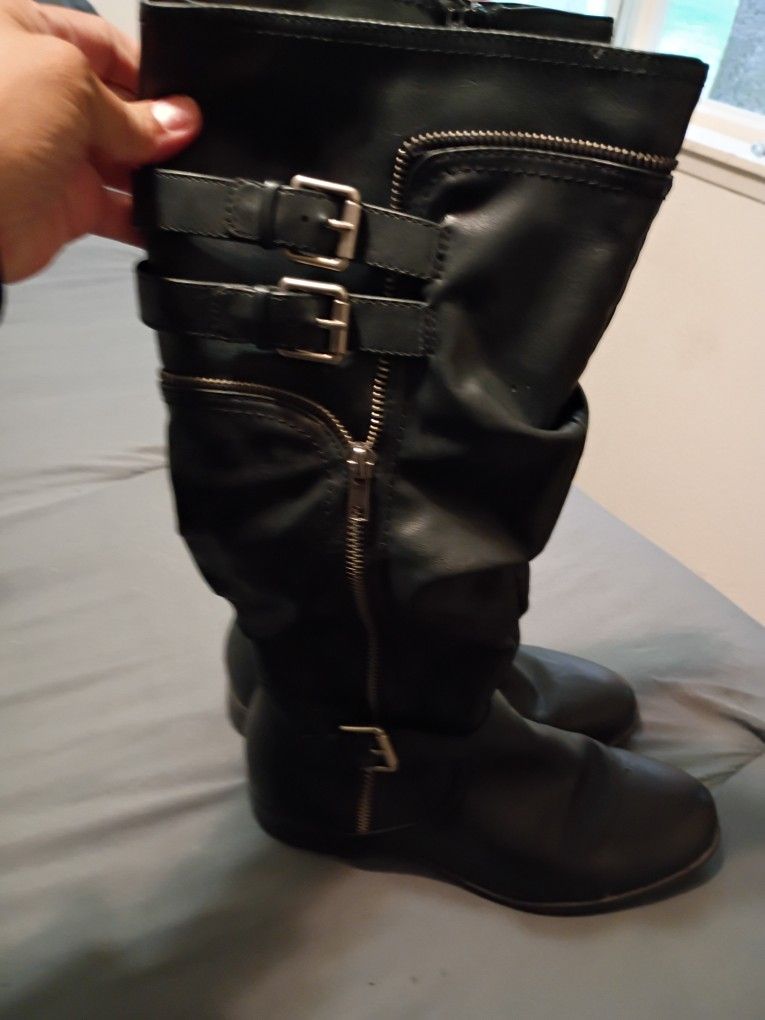 Woman's Boots 