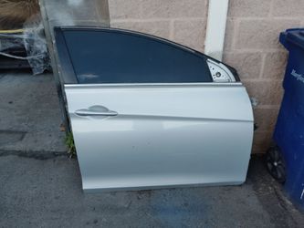 2011 THRU 2014 HYUNDAI SONATA PASSENGER SIDE FRONT DOOR