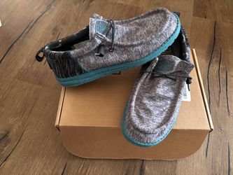 Size 10 Hey Dudes 10m