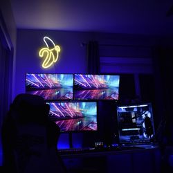 Full gaming setup: PC, Monitors, Keyboard, Mouse etc
