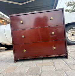 3-Drawer Dresser